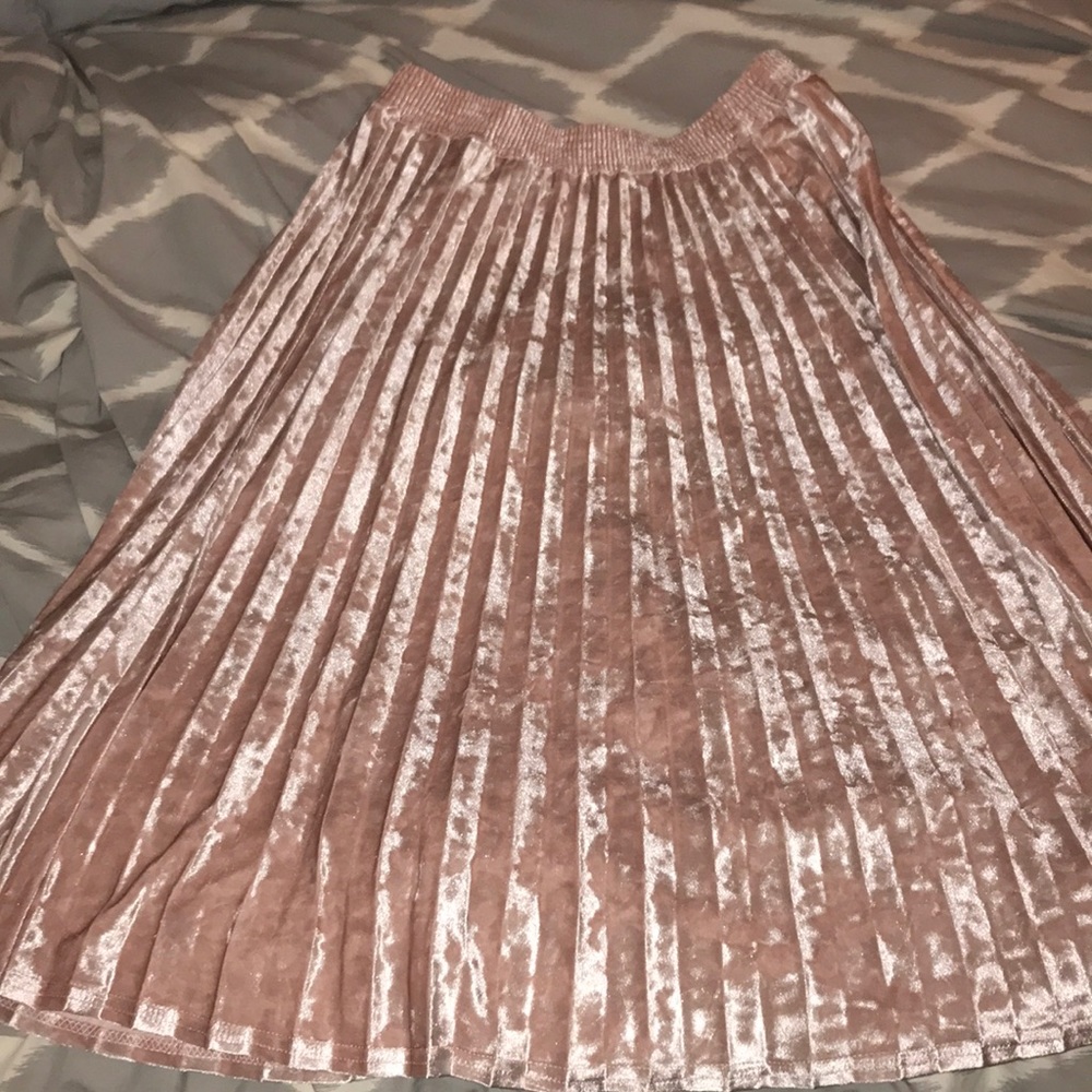 Velvet-Like Blush Pink Midi Pleated Skirt